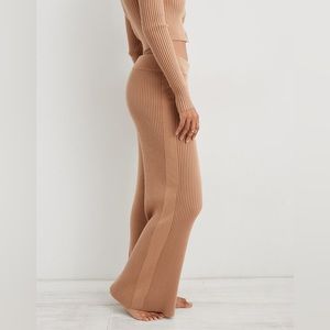 Aerie gotta jet sweater pants